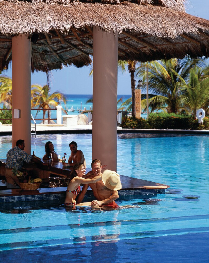 Poolside Bar