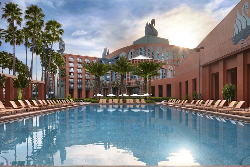 Pool, Walt Disney World Dolphin