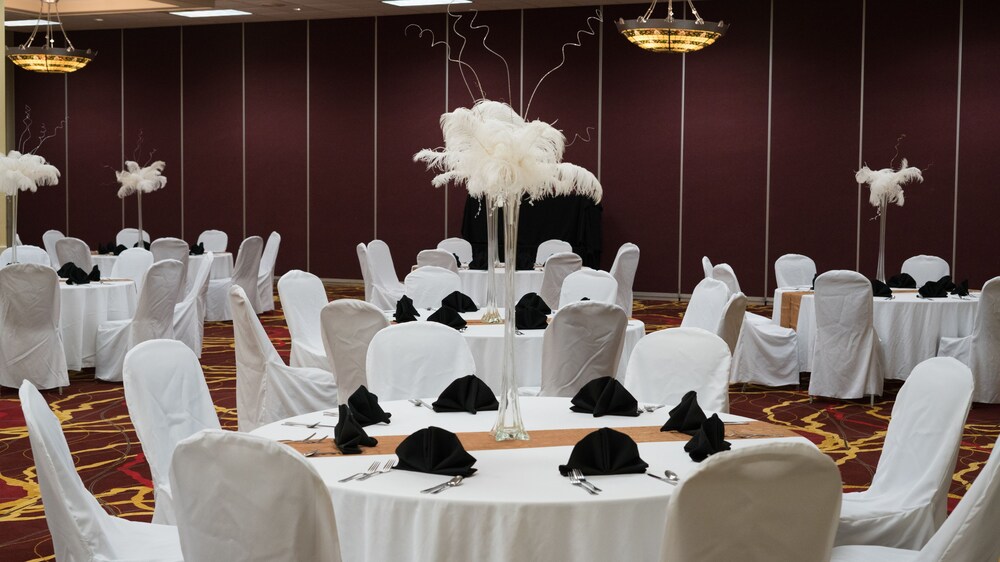 Banquet hall, MCM Eleganté Hotel & Suites