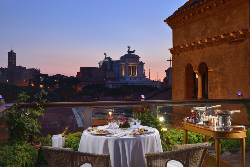 Couples Dining