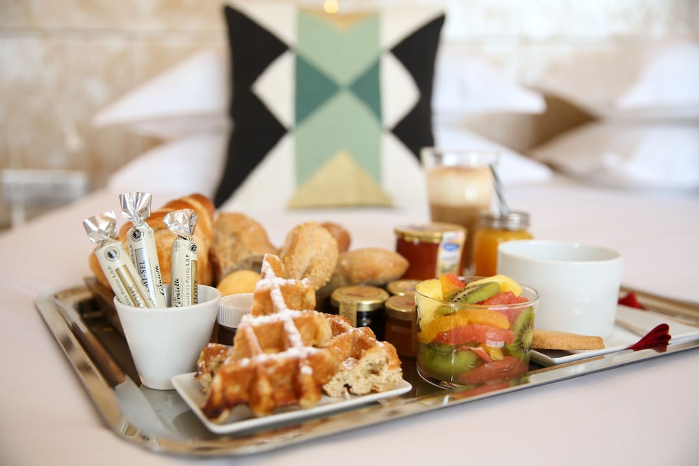 Room Service - Dining
