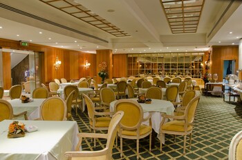 Food Court