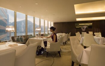 Executive Lounge
