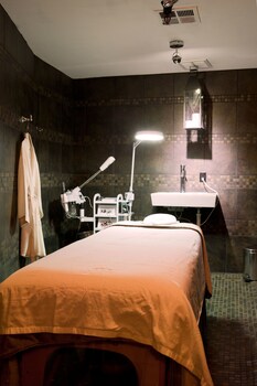 Facial