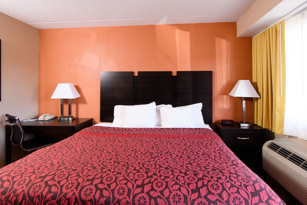 Room, Days Inn by Wyndham Pittsburgh-Harmarville