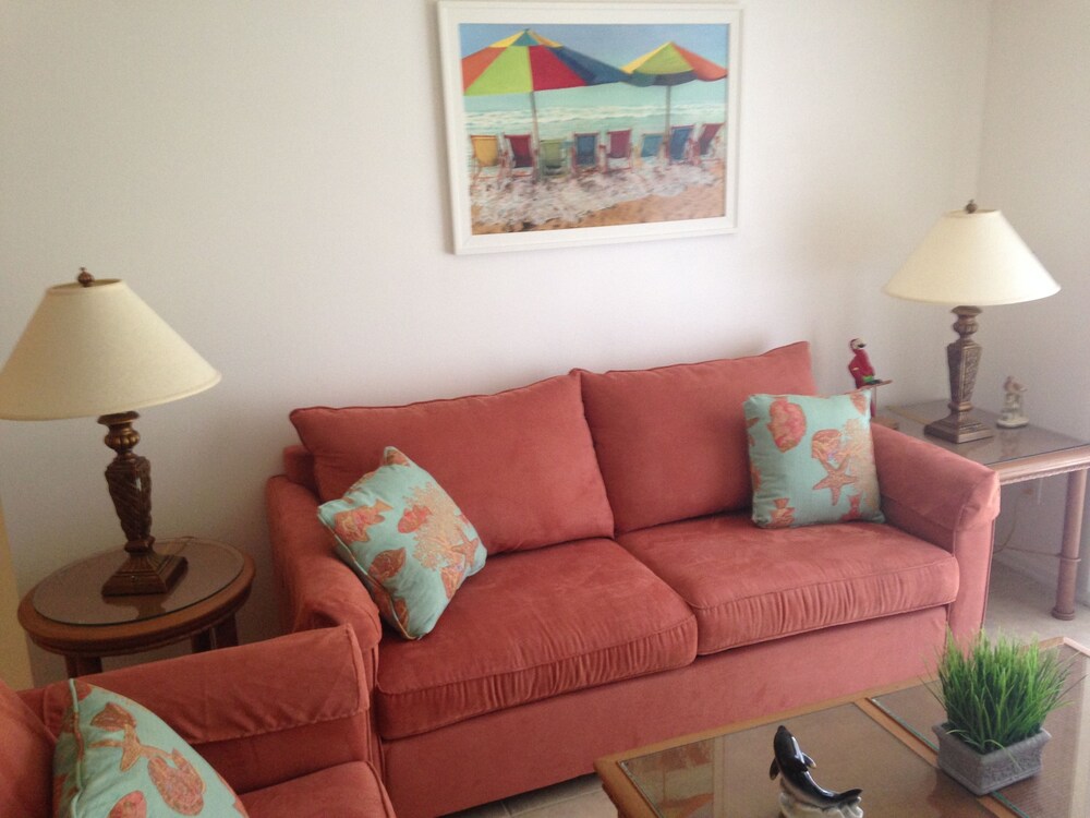 Condo, 2 Bedrooms, 2 Bathrooms - Living Room