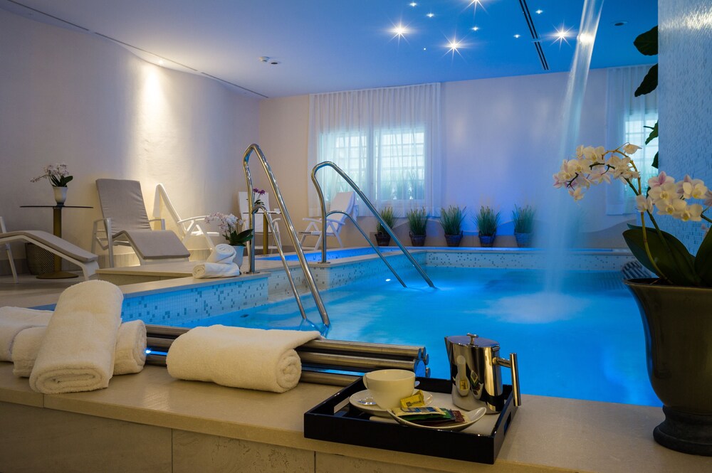 Piscine couverte