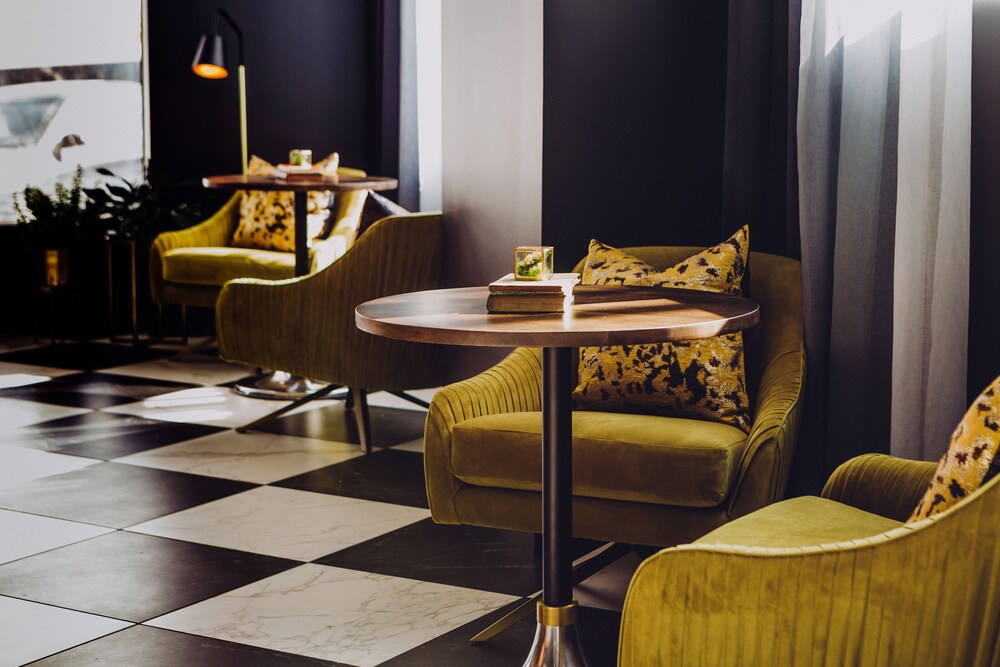 Hotel Lounge