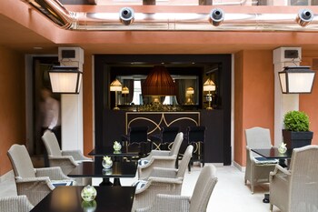 Hotel Lounge