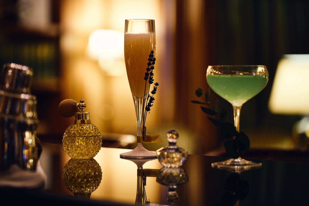 Hotel Bar