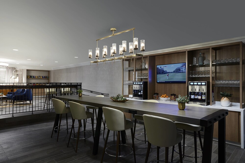 Hotel Bar