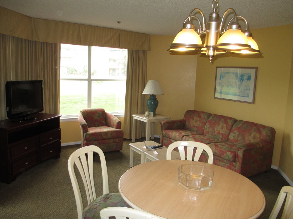 Suite, 1 Bedroom - Living Area