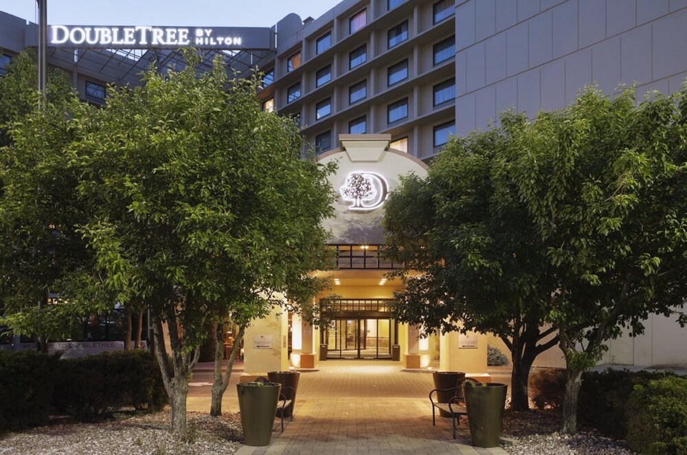 Front of property - evening/night, DoubleTree by Hilton Hotel Denver