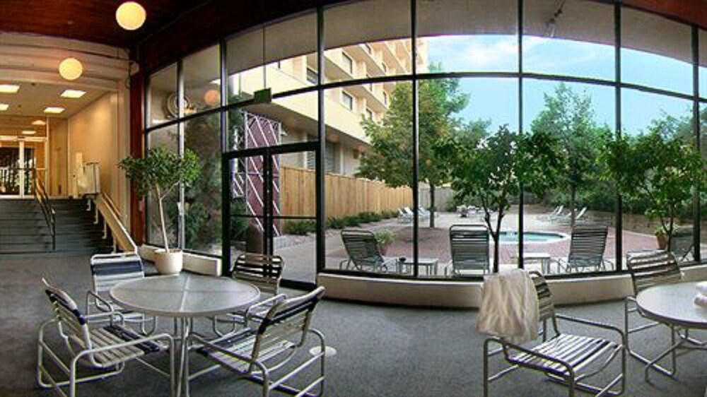 Outdoor spa tub, DoubleTree by Hilton Hotel Denver