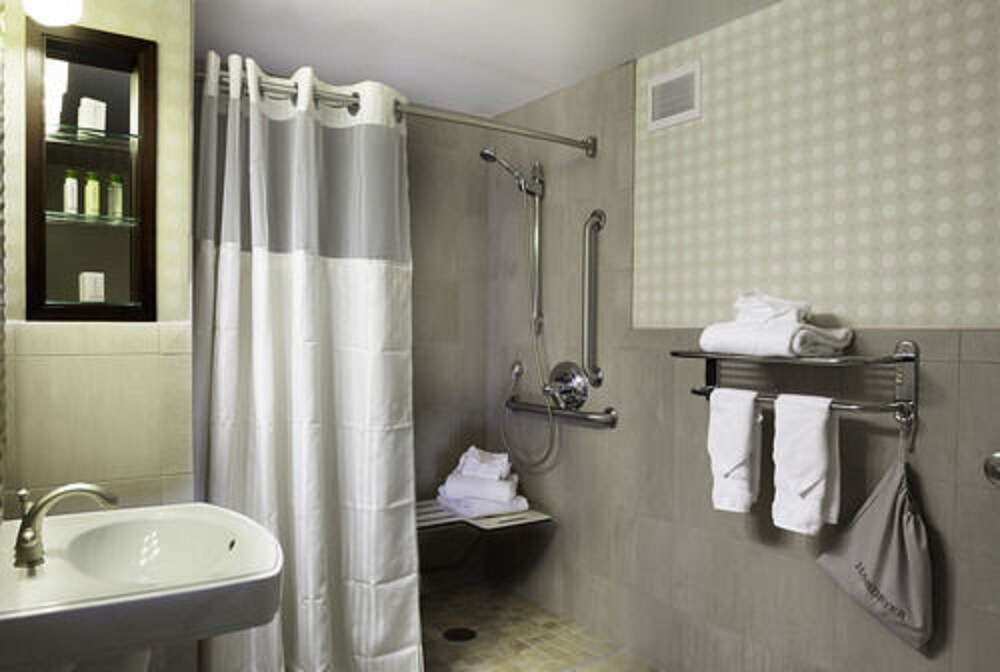 Bathroom, DoubleTree by Hilton Hotel Denver