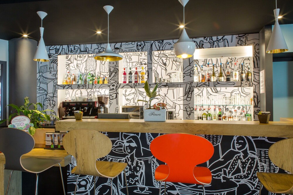 Hotel Bar