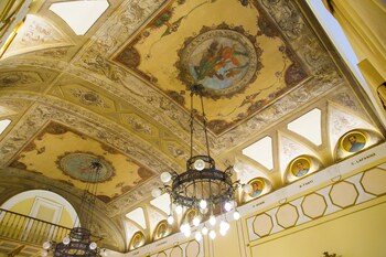 Food Court