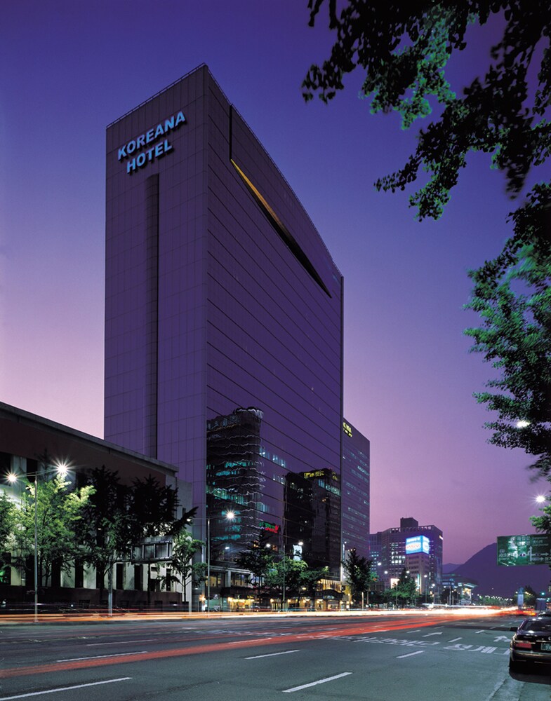 Hotel Front - Evening/Night