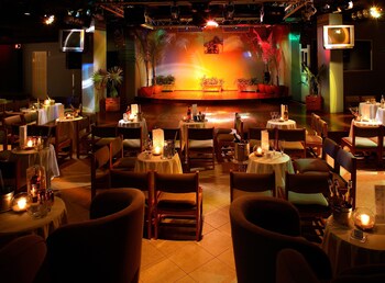 Hotel Bar