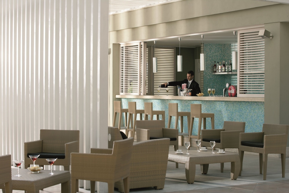 Hotel Bar