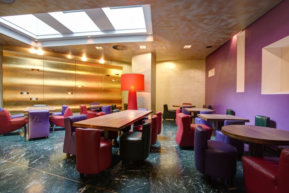 Lobby-Lounge
