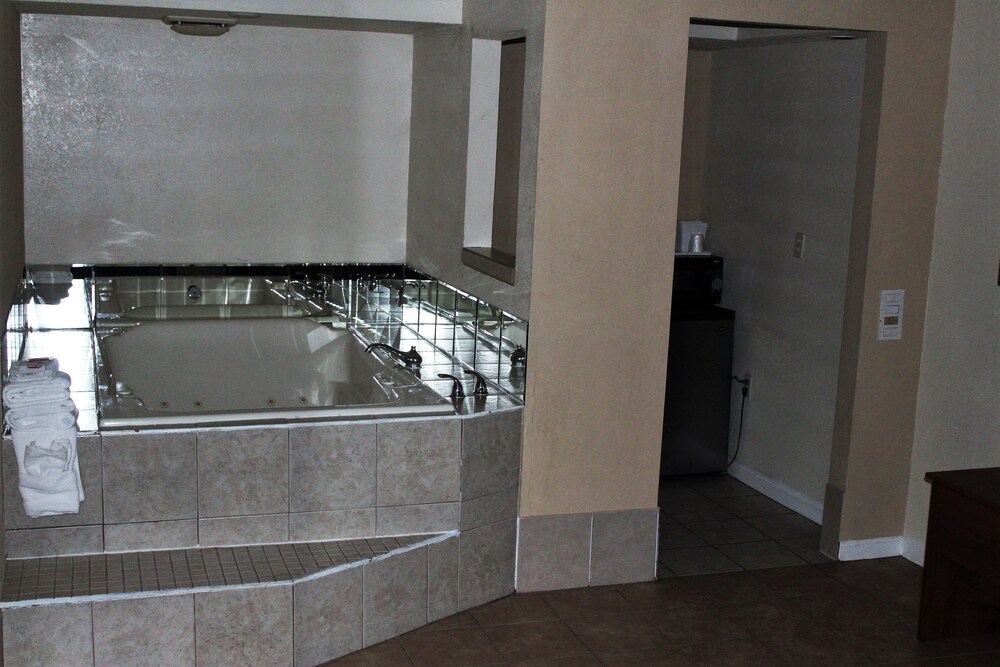 Jetted Tub