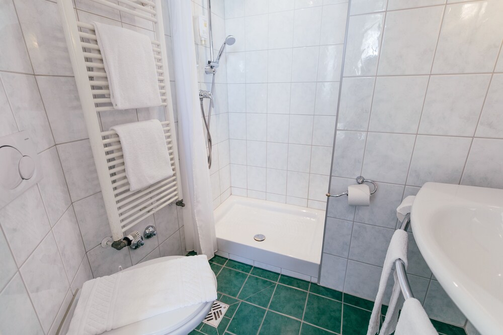 Dusche im Bad