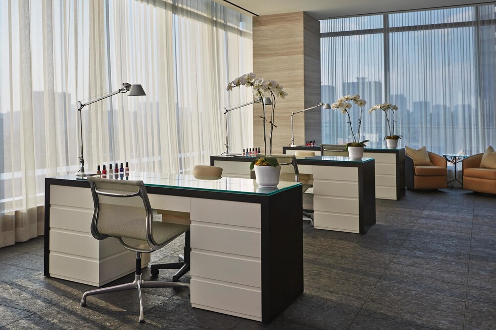 Nail Salon