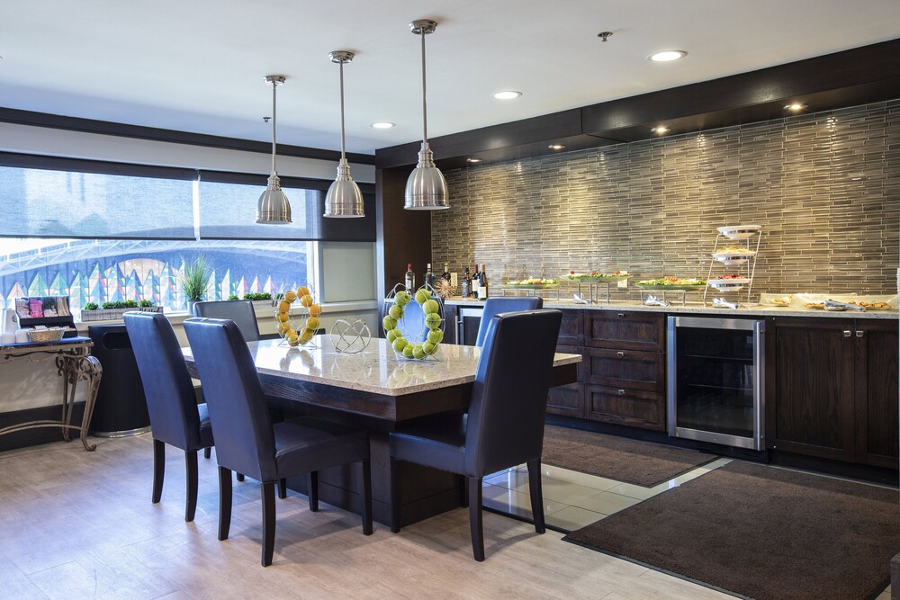Executive Lounge