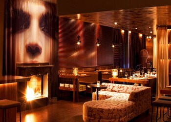 Hotel Lounge