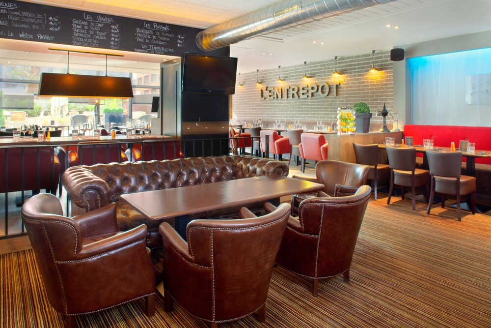Hotel Bar