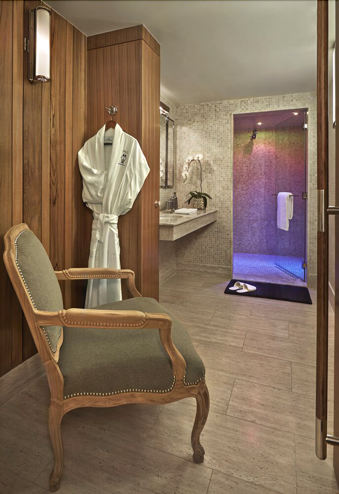 Vichy Shower