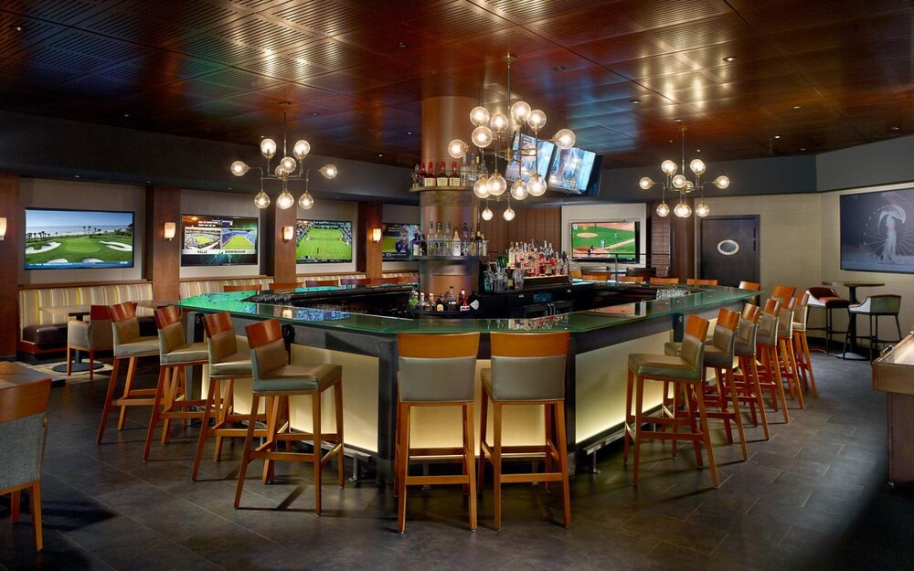 Hotel Bar