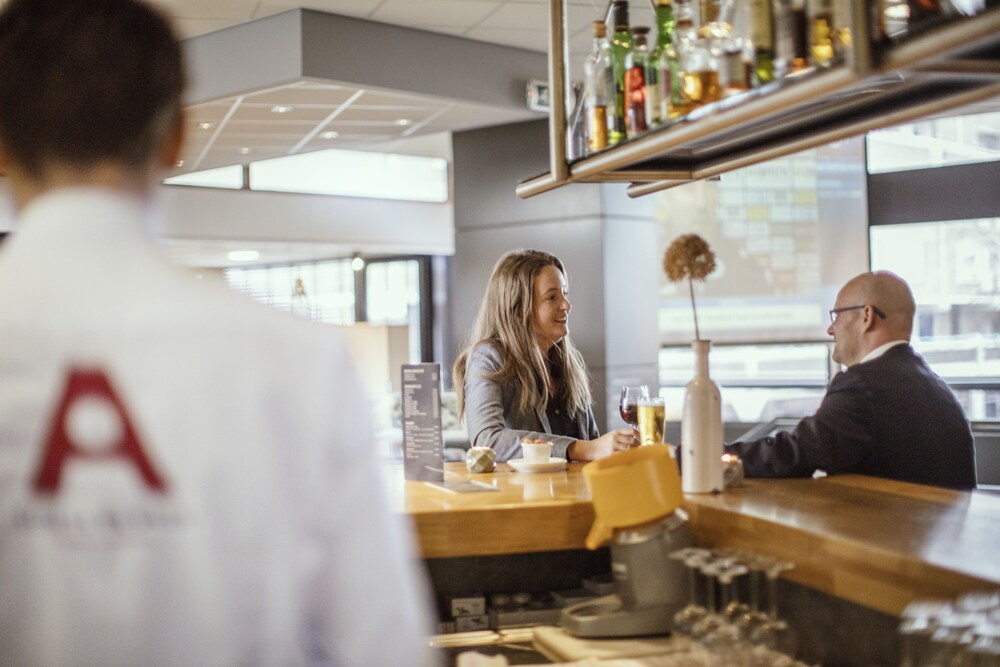 Hotel Bar