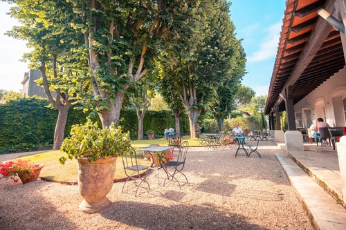 Best Western Le Donjon – Cœur de La Cité Médiévale