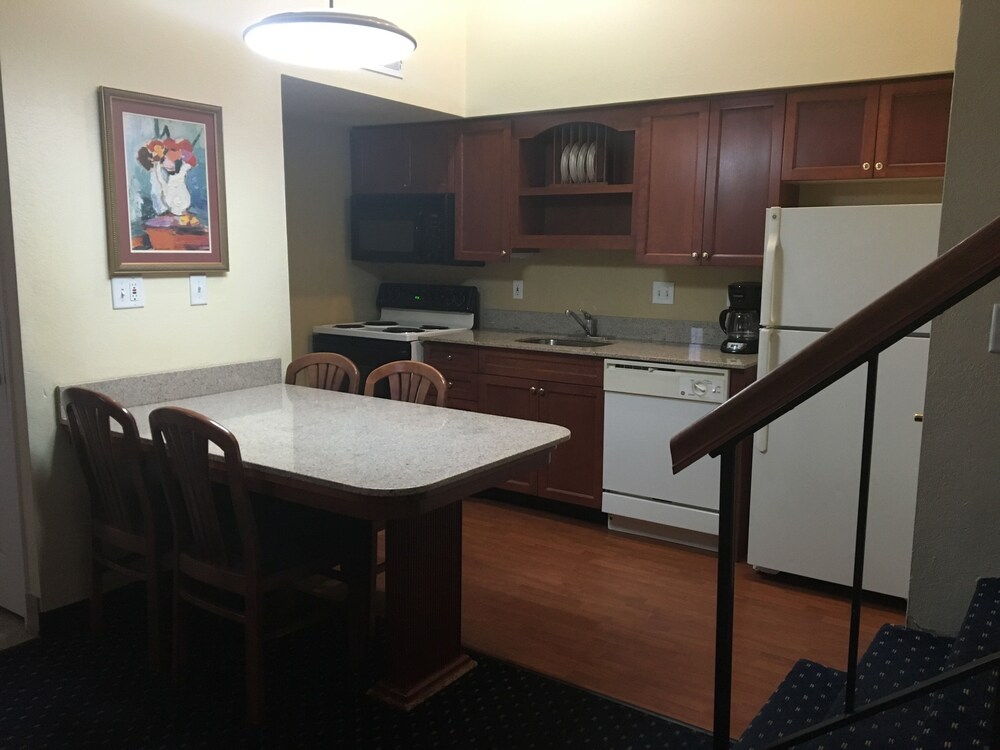 Room, Affordable Suites of America Grand Rapids