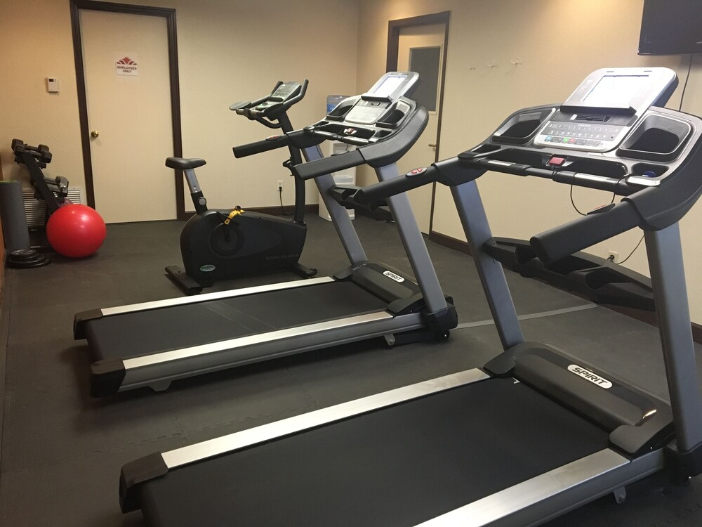 Fitness facility, Affordable Suites of America Grand Rapids