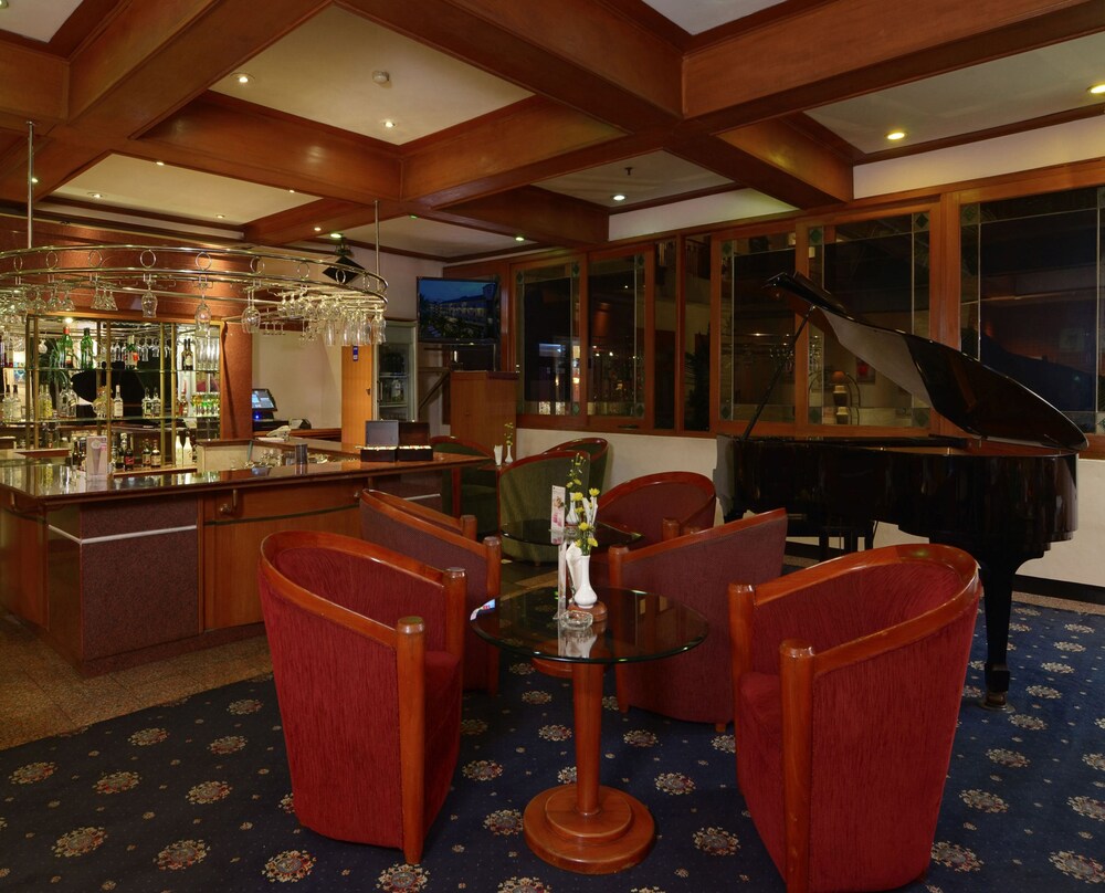 Hotel Bar