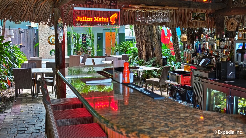 Hotel Bar
