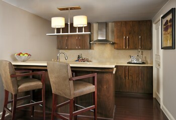 Houston Vacations - The St. Regis Houston - Property Image 2
