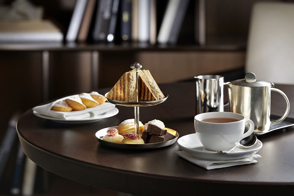 Executive Lounge