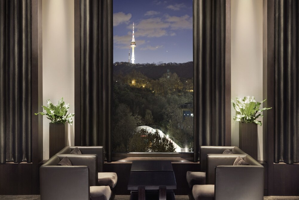 Hotel Bar