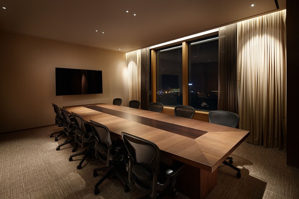 Executive Lounge