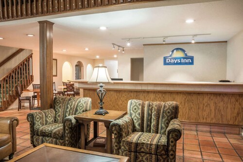 Days Inn by Wyndham Beaumont