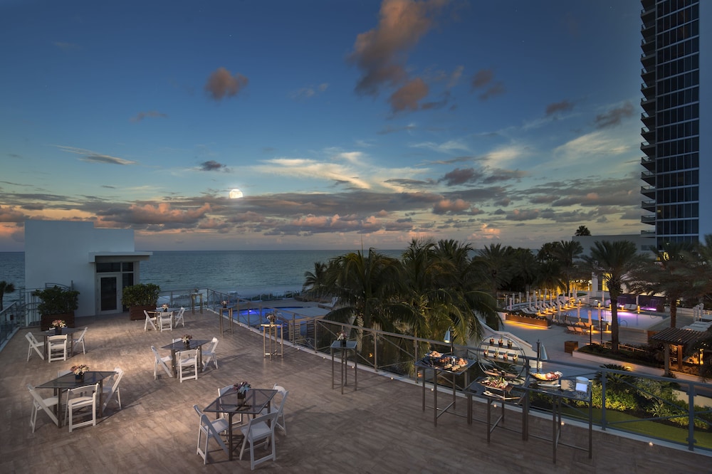 Terrace/patio, Eden Roc Miami Beach