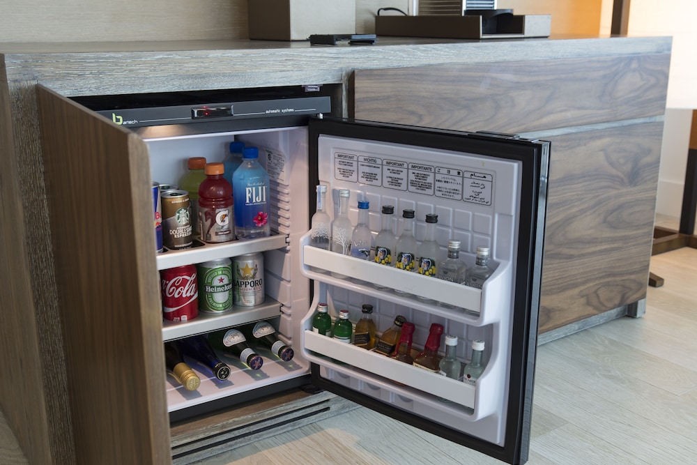 Minibar, Eden Roc Miami Beach