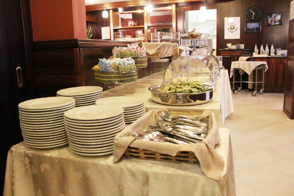 Food Court
