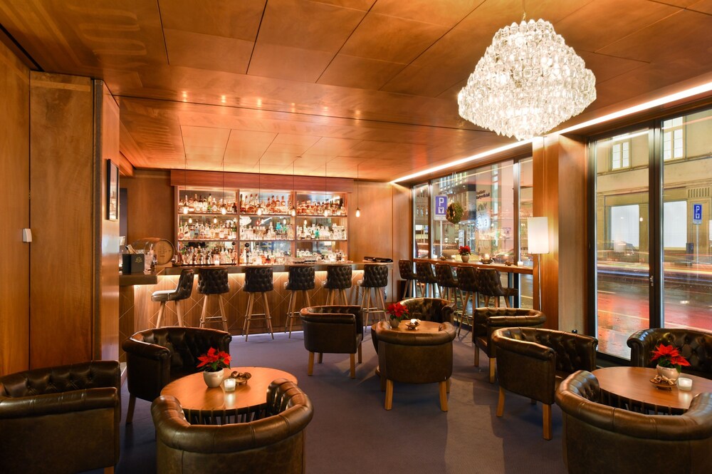 Hotel Lounge