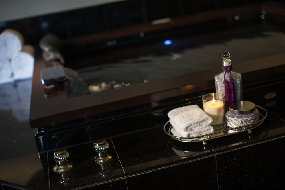 Room amenity, Atlantis Casino Resort Spa