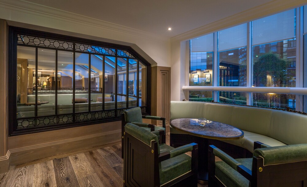 Hotel Lounge